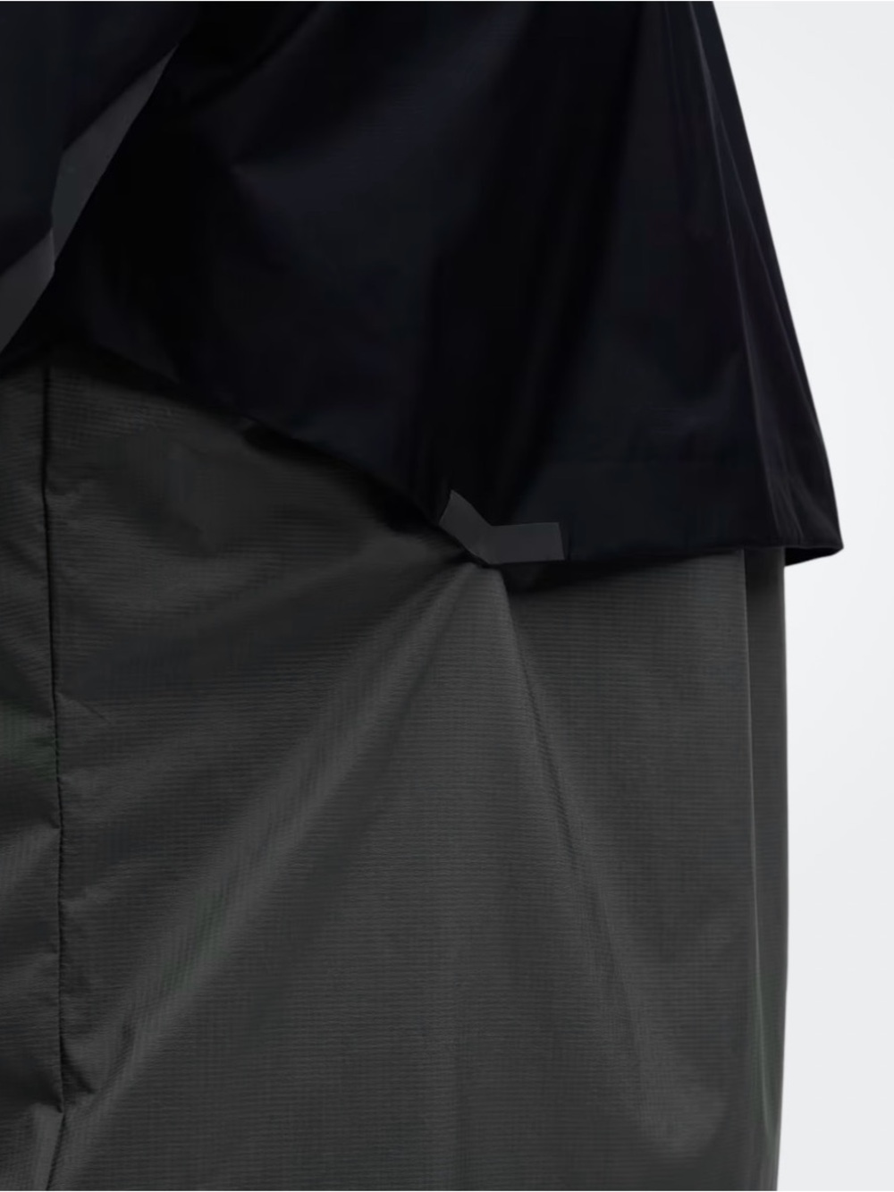 On Running Men’s  Hooded Windbreaker Jacket - Grey & Black - Picture 6 of 13